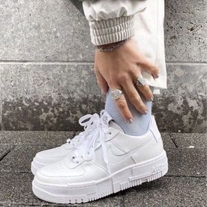 NIKE AIR FORCE 1 PIXEL - White / Size 6
